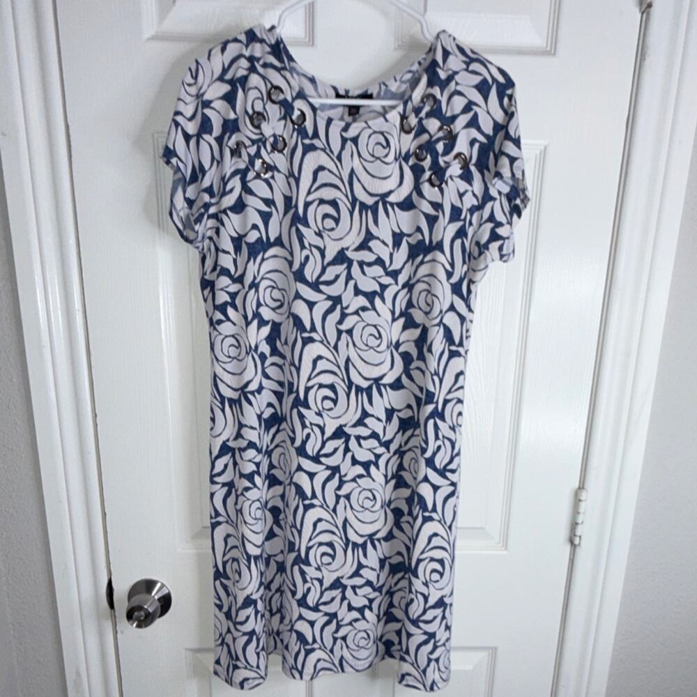 MSK PXL Blue White Floral Short Sleeve Round Neck Knee Length Dress Petites